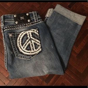 Miss Me Mid Rise Cuffed Capris 28